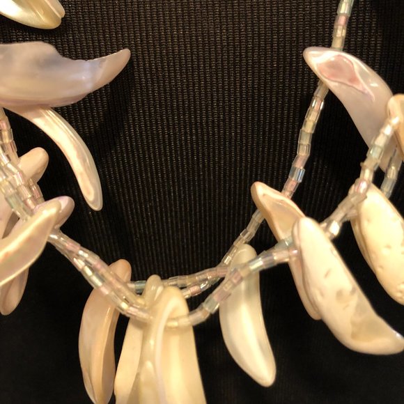 Vintage MCM Seashell Beaded 3 triple strand necklace 32" Opalescence - Picture 3 of 6